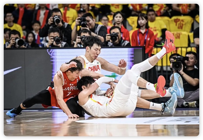 42分大勝！亞預(yù)賽中國(guó)男籃復(fù)仇日本 趙睿16+8+5